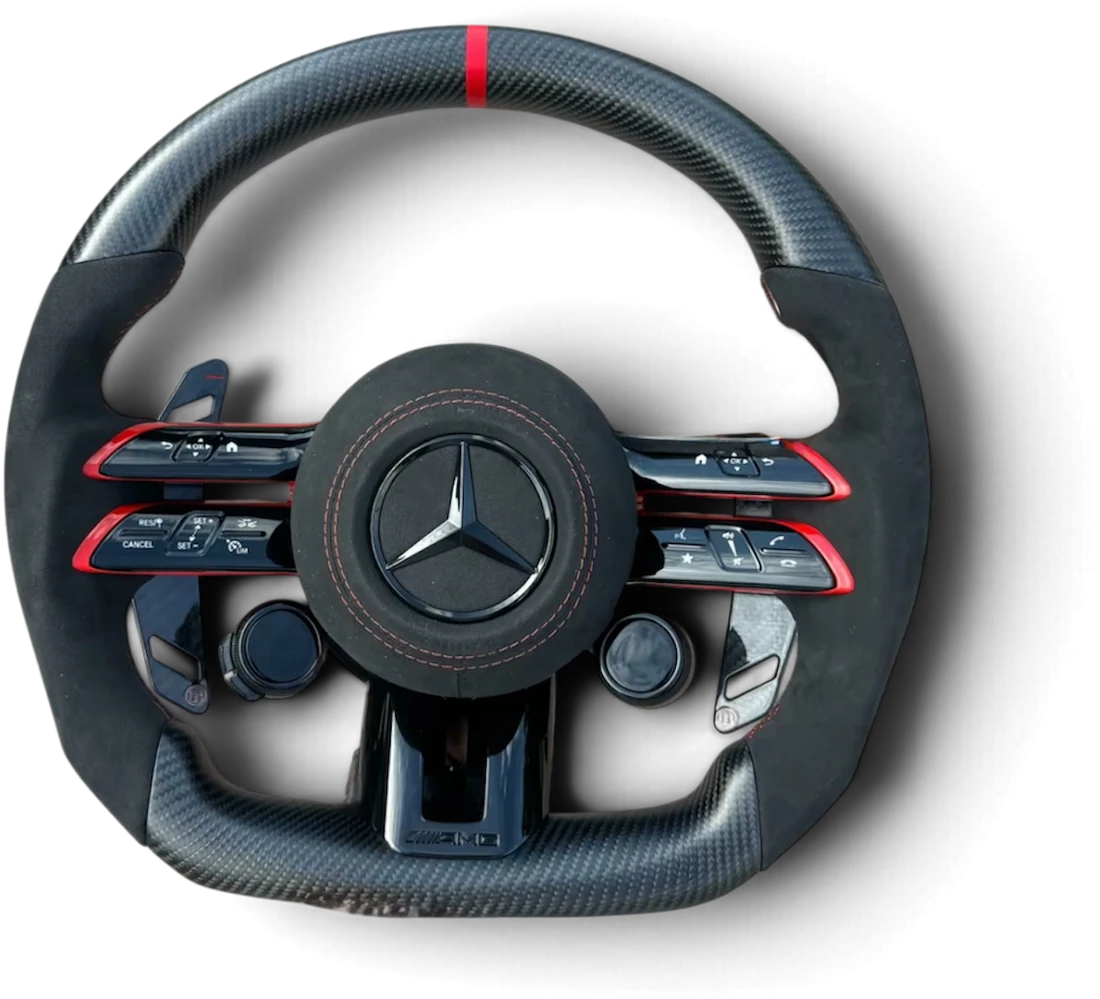 Volant sport en carbone et cuir perforé, palettes au volant, vu de face
